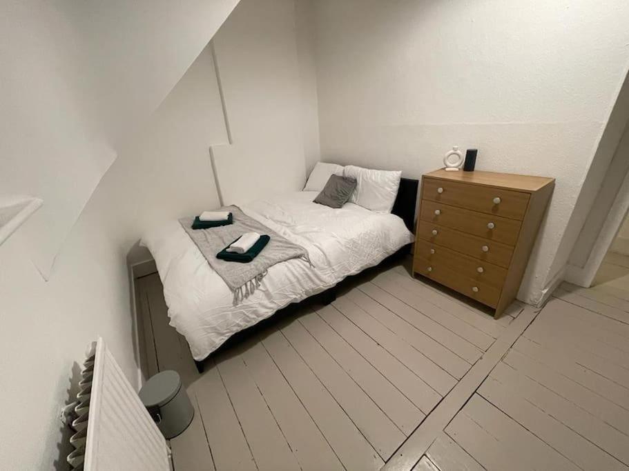 Comfortable 2 Bedroom On Tower Bridge Londres Exterior foto
